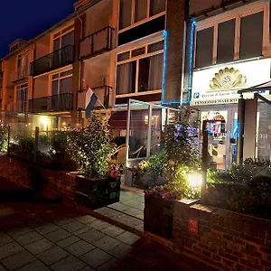 2* Hotel & De Watertoren